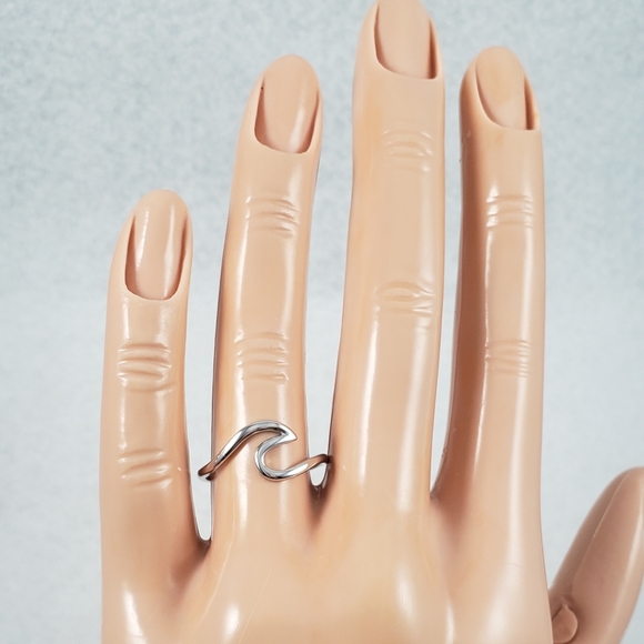 Sterling Silver Wave Ring - Picture 7 of 8